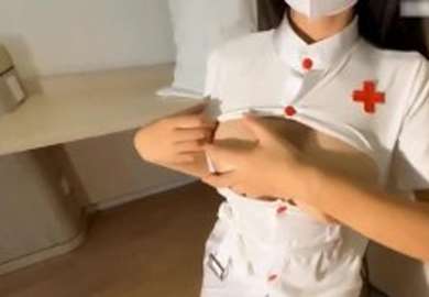 優雅氣質尤物御姐女神，騷逼小護士下班後兼職賺錢，誘人緊緻凹凸身材被操爽了白漿直流 每一下都插的好深 直達花心