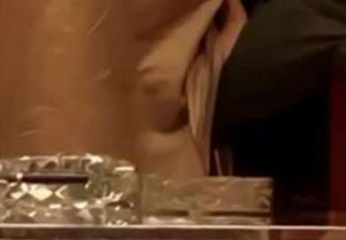 Hunting for curiosity: After playing the excitement, the bitch Yuanzhuo restaurant sat down and crazily gave oral sex to its owner. The happiness of a rich person is enviable!