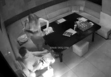 ⚫️攝像頭破解真實偷拍，四眼中年大叔包廂體驗特殊服務，巨乳房公主吹拉彈唱一條龍