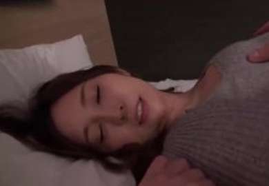 FC 24738798 [추가] 몸매가 뜨겁고 거유소처가 미친 듯이 불어오른다!변태 자위 후 직접 중출해 고조가 겹쳤다. [유]