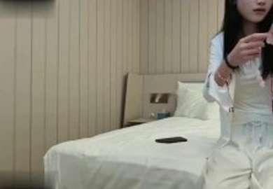 The flower hunting god of war at Qiangge Hotel, 2007, a schoolgirl was a little weird, wearing a JK uniform, and she was reluctant to change her position halfway.