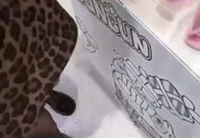 2025.05.20-시누이는 섹시한 검은 실크를 입고 반 반 밀고 반 밀고 숙소에서 시누에 의해 맹렬하게 꿀 구멍에 정액을 가득 채우다! - 3